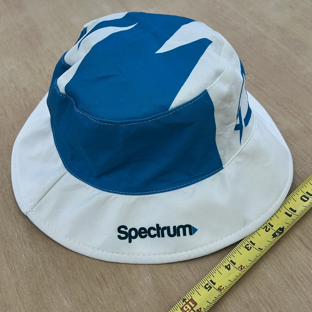 Reversible, Tampa Bay Lightning spectrum hat - Picture 2 of 3